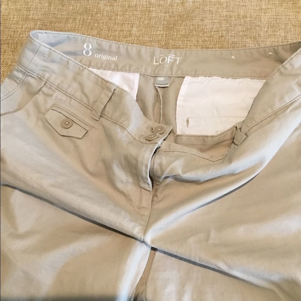 LOFT ANN TAYLOR KHAKI SHORTS SIZE 8
